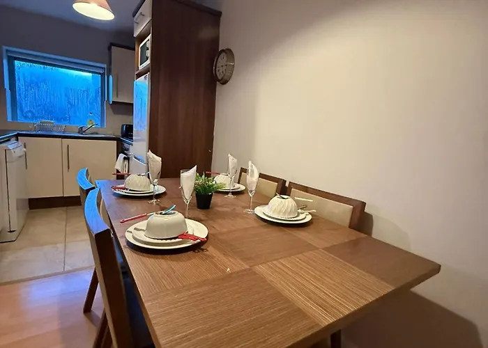 Two Bedroom Cork Road Apartament *